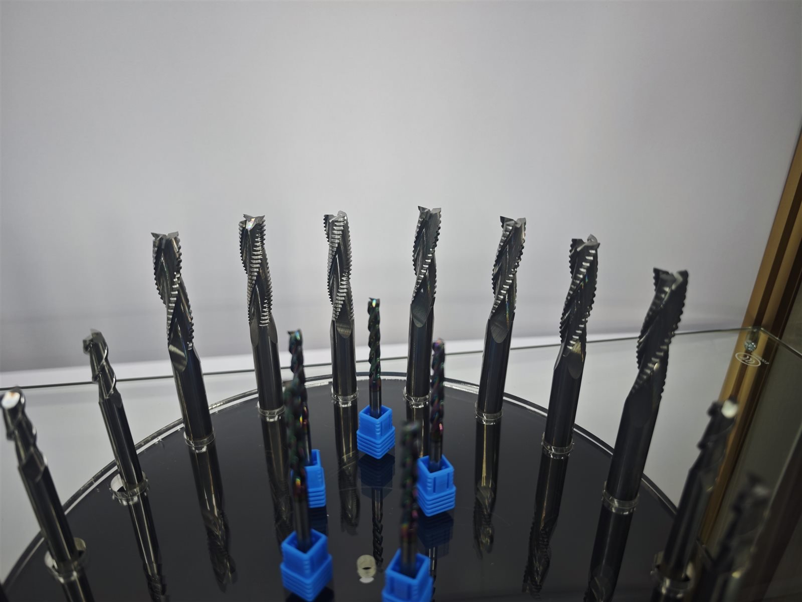 Solid carbide router bit selection